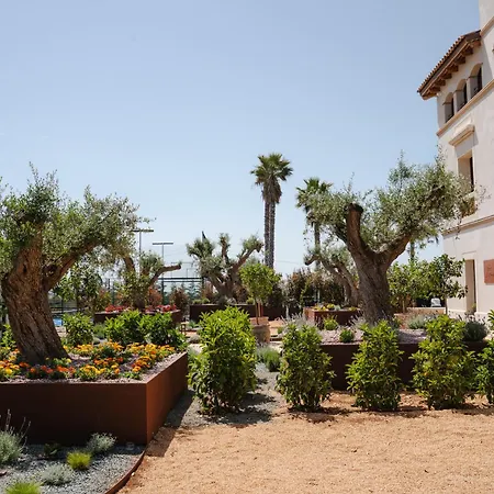 El Serral Hotel 4*