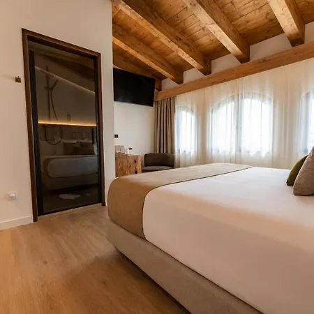 Hotel El Serral Santa Margarida i els Monjos