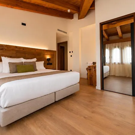 El Serral Hotel