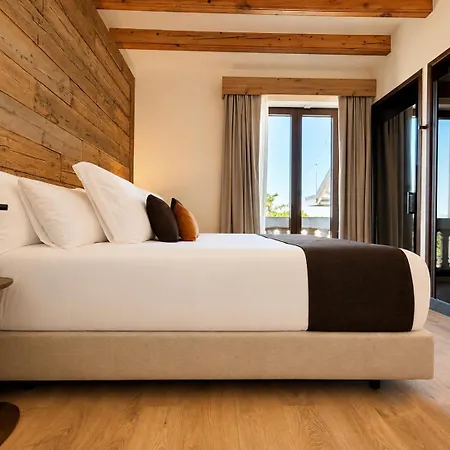 El Serral Hotel 4*