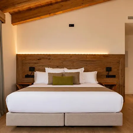 El Serral Hotel