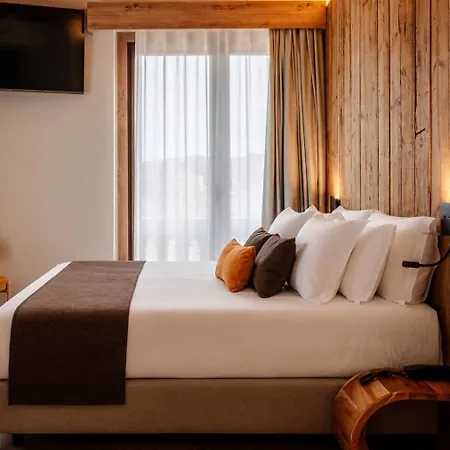 El Serral Hotel