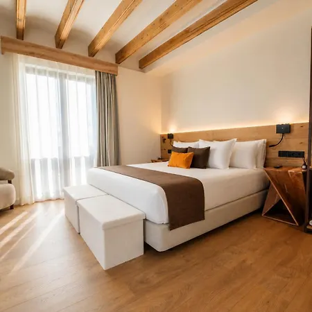 El Serral Hotel 4*